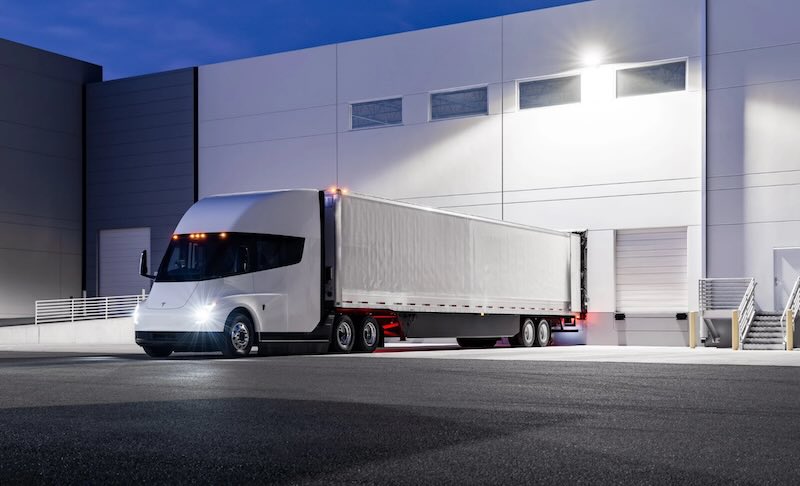 Martin Brower Goes Electric With Tesla Semi Pilot, Out of their Distribution Center